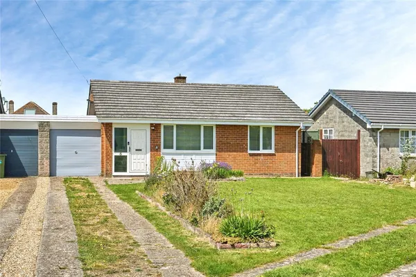 Debourne Close, Cowes, Isle of Wight,...