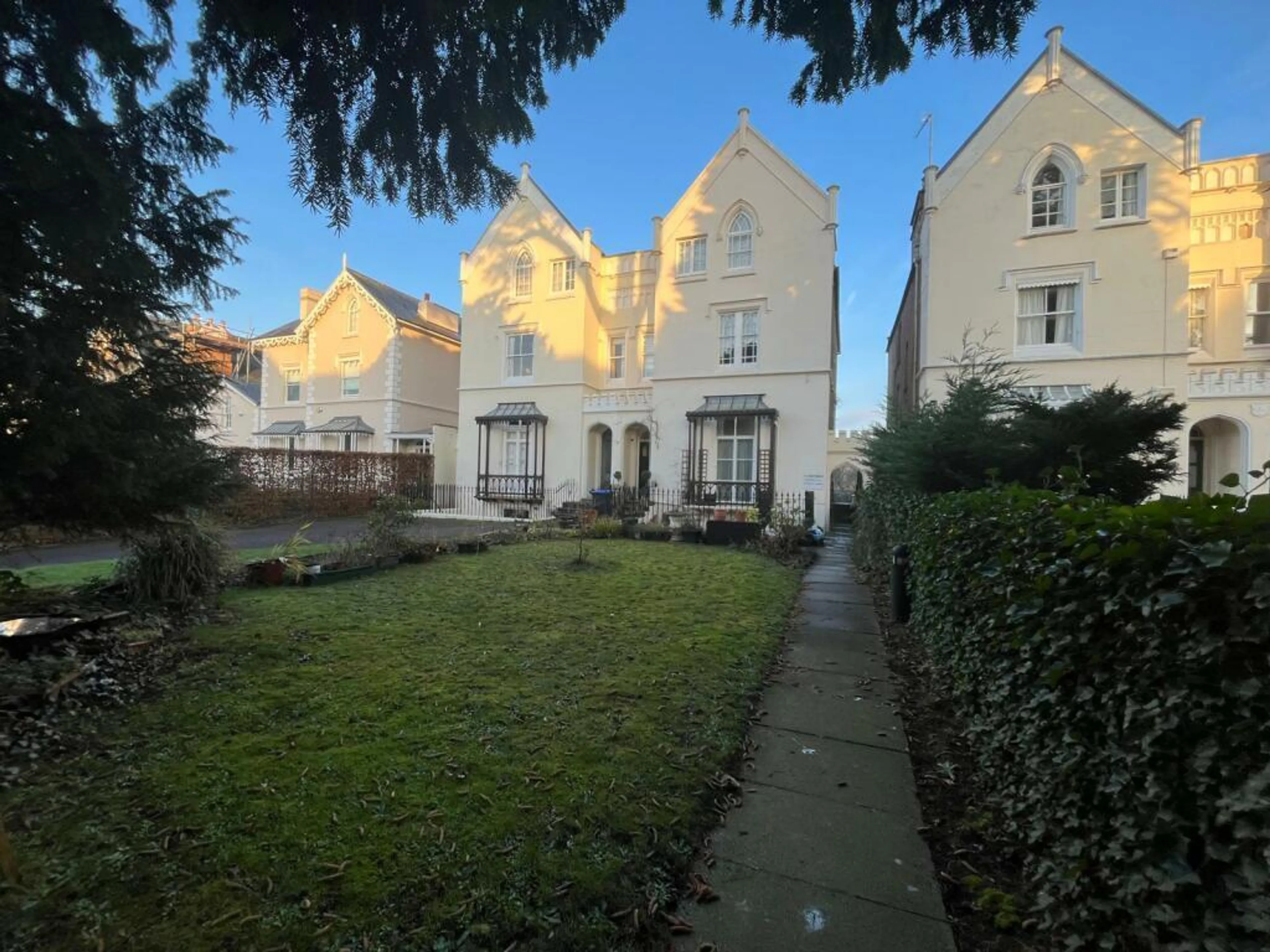 Property photo 0