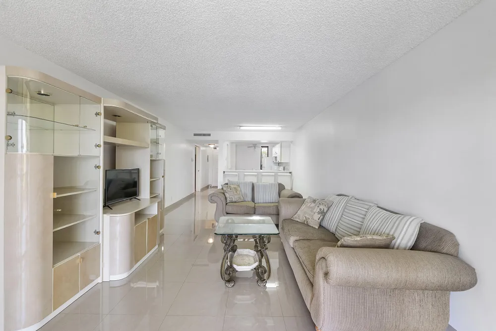5828 Coral Lake Dr, Margate, FL 33063