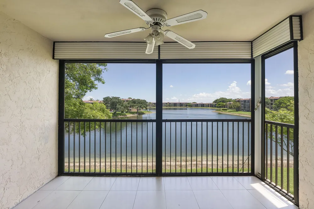 5828 Coral Lake Dr, Margate, FL 33063