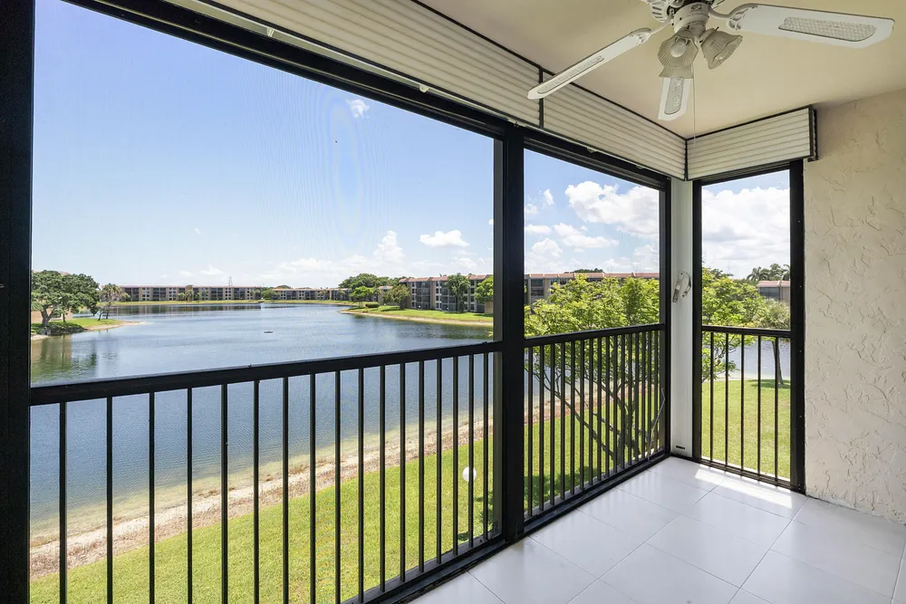 5828 Coral Lake Dr, Margate, FL 33063