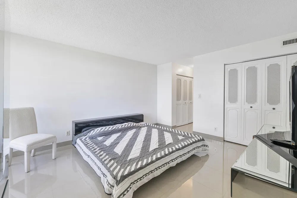 5828 Coral Lake Dr, Margate, FL 33063