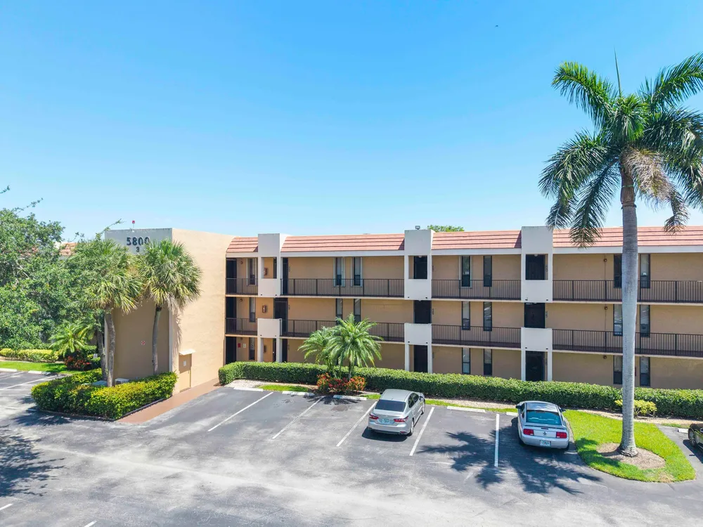 5828 Coral Lake Dr, Margate, FL 33063