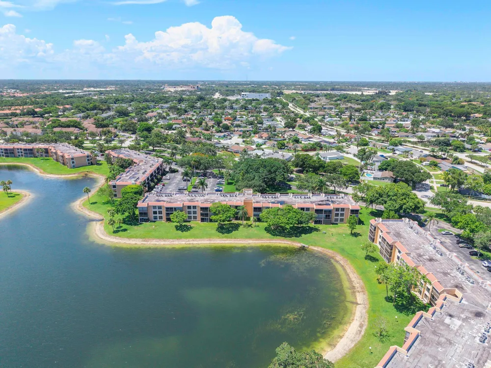 5828 Coral Lake Dr, Margate, FL 33063