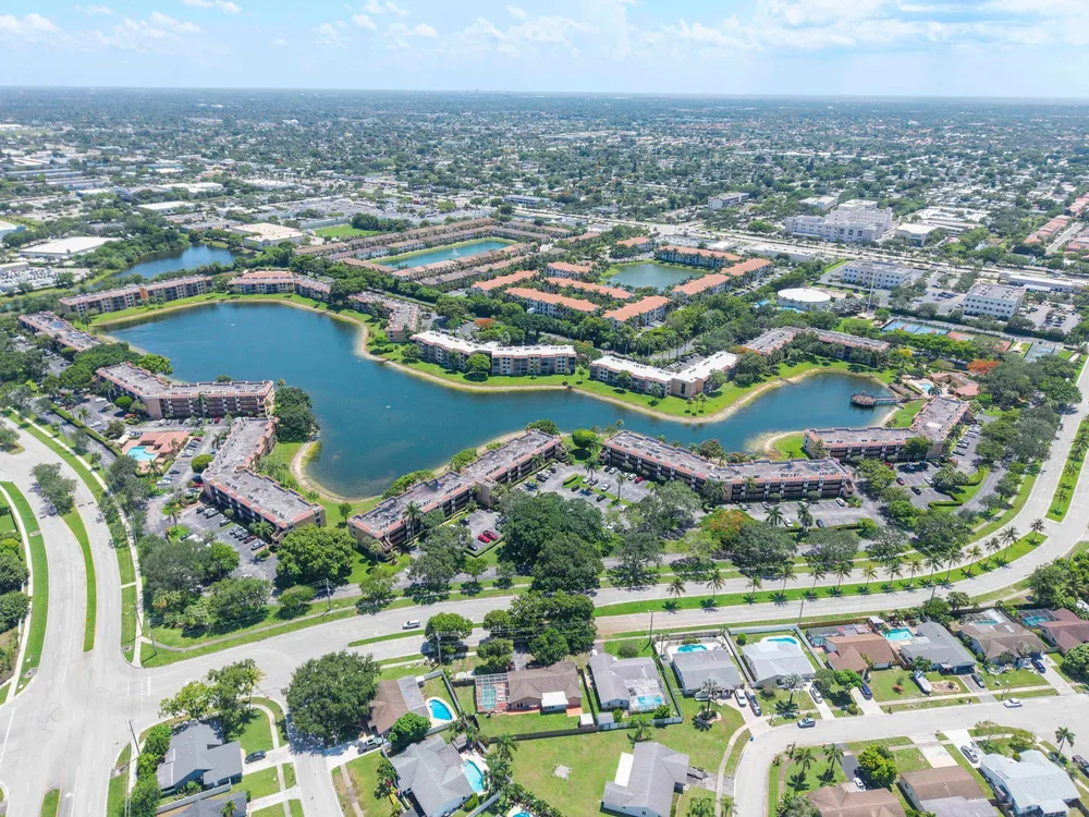 5828 Coral Lake Dr, Margate, FL 33063
