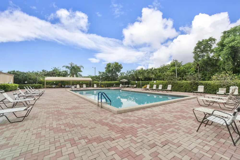 5828 Coral Lake Dr, Margate, FL 33063
