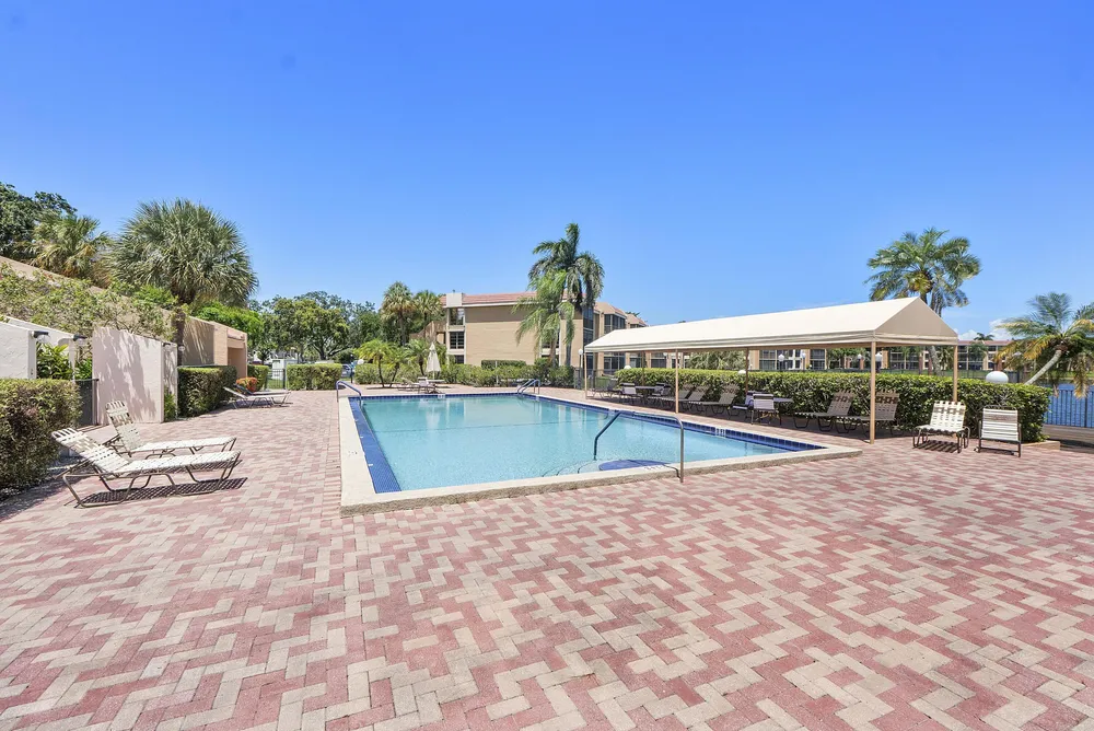 5828 Coral Lake Dr, Margate, FL 33063