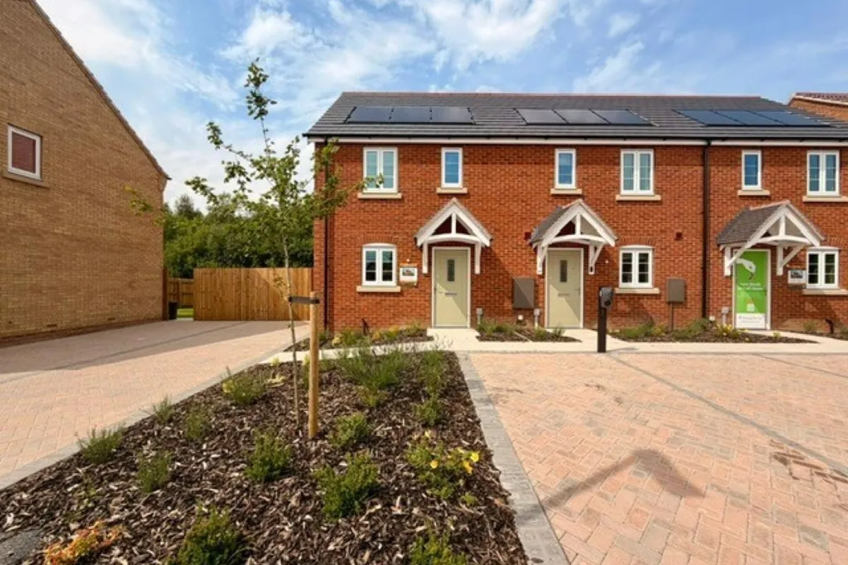 Curlew Road, Boston