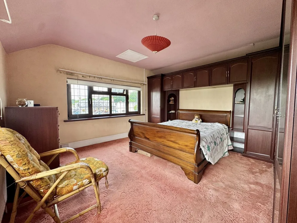 Property carousel item 15