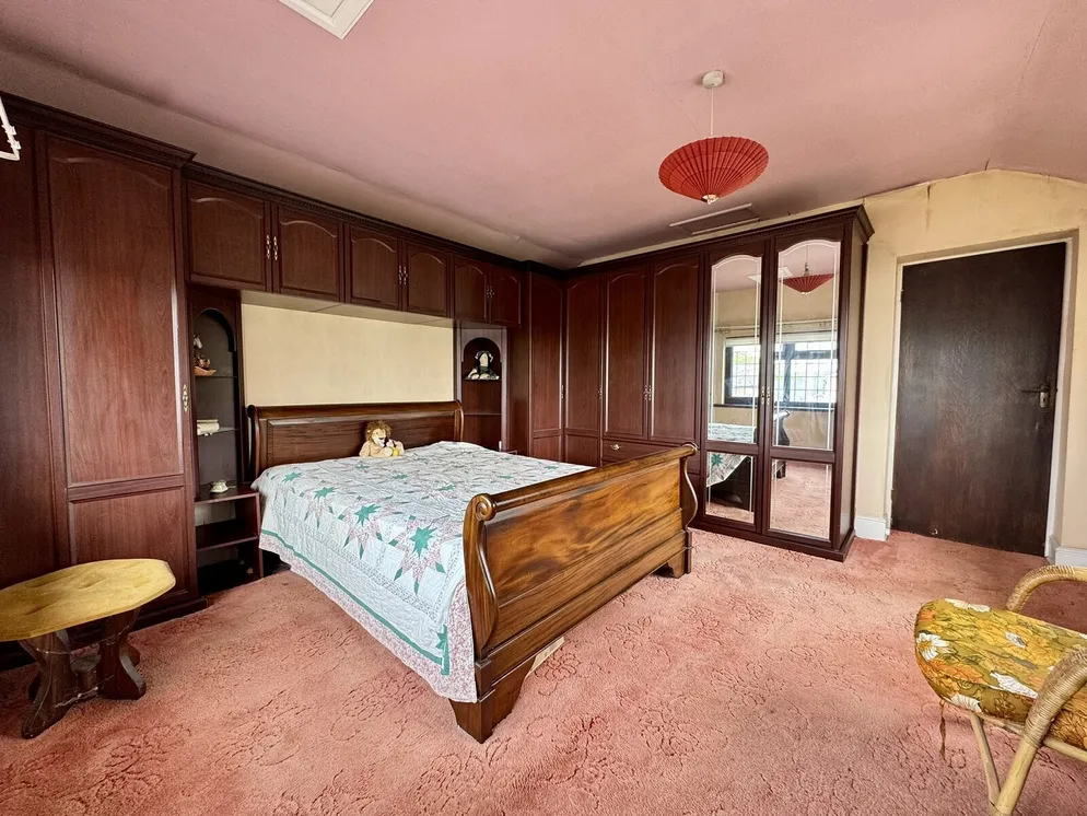 Property carousel item 16