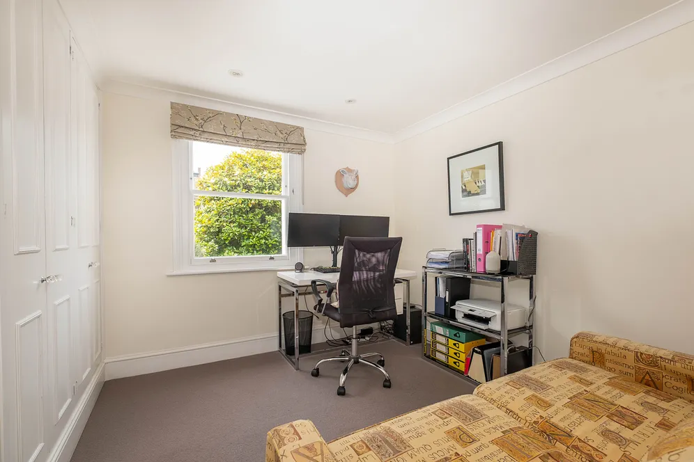 Swanage Road, London, SW18 photo 11