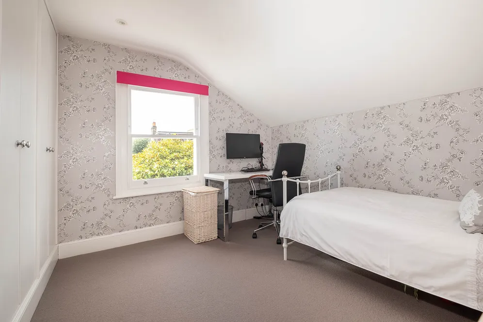 Swanage Road, London, SW18 photo 14