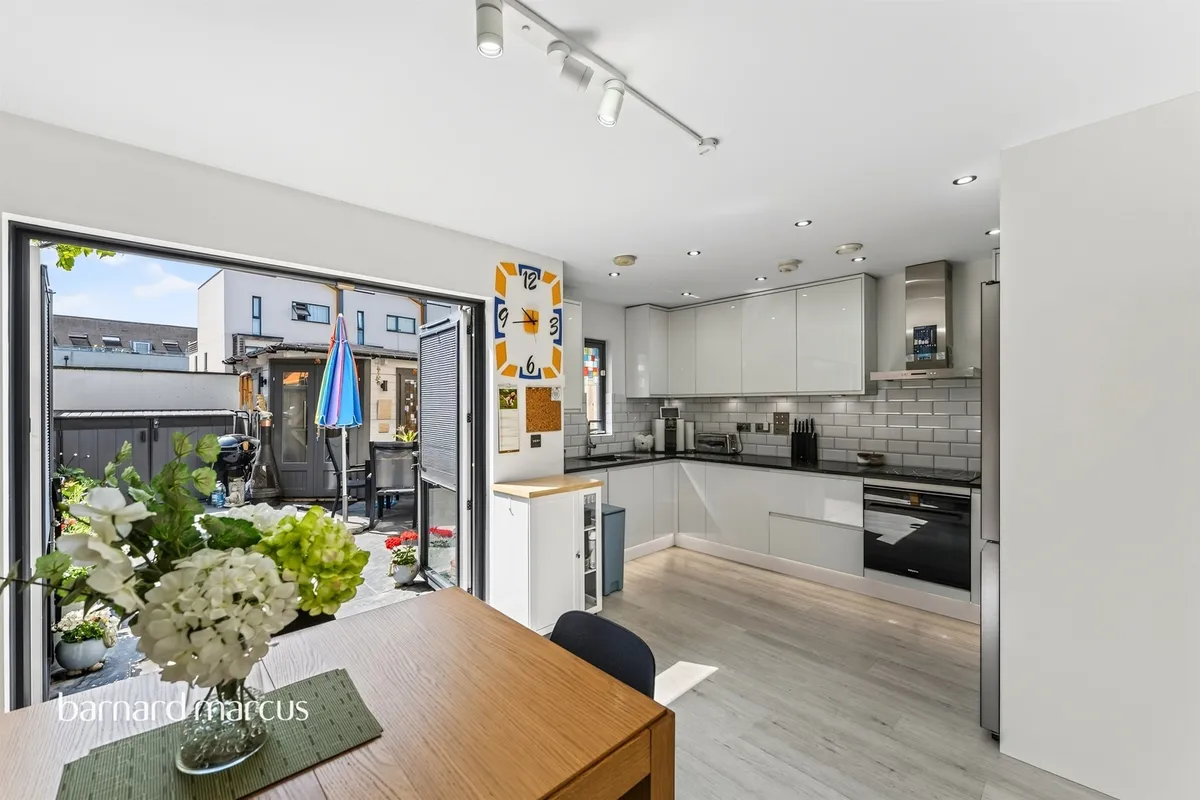 Tomblin Mews, London