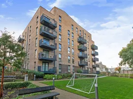 Riverwell Close, WATFORD photo