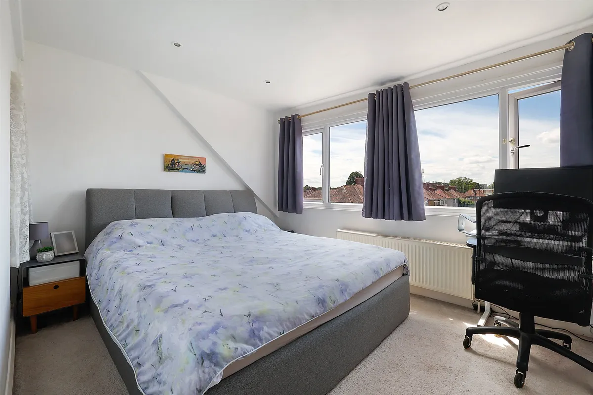 Kingston Road, Leatherhead, Surrey, KT22