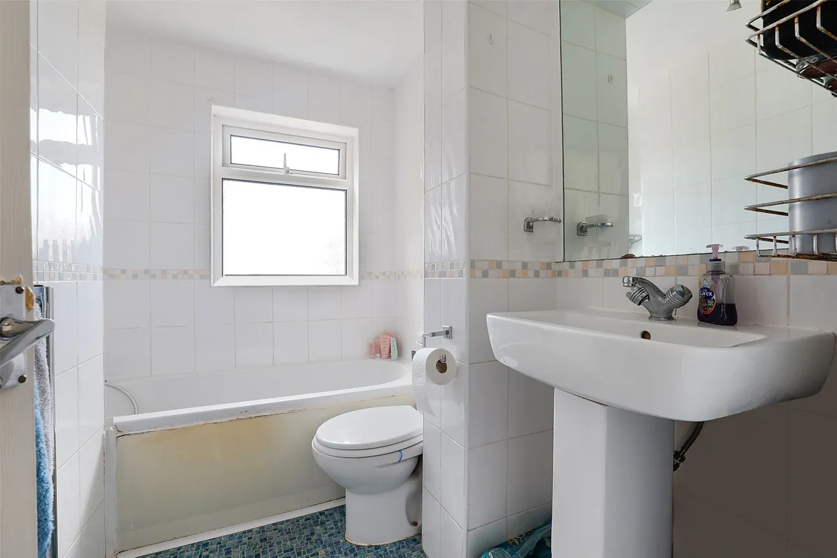 Kingston Road, Leatherhead, Surrey, KT22
