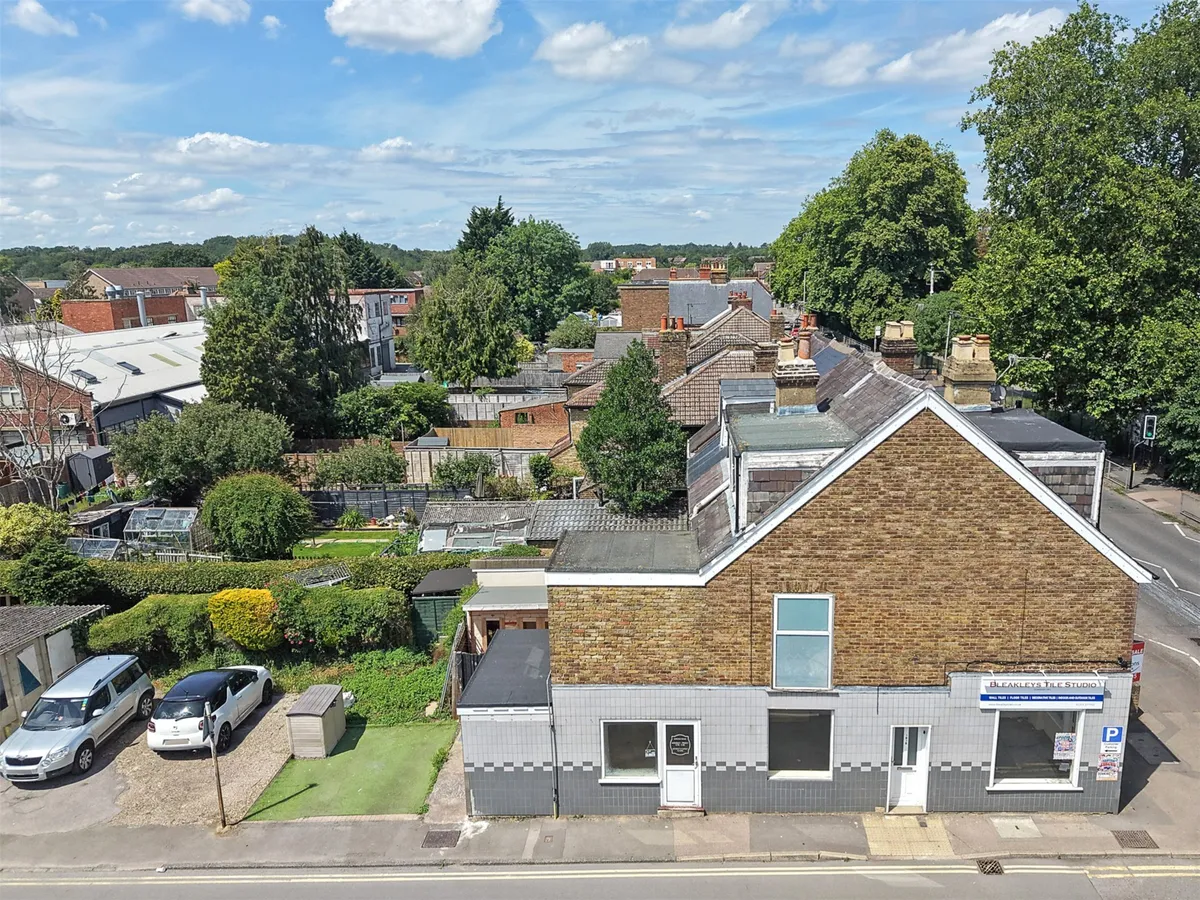 Kingston Road, Leatherhead, Surrey, KT22