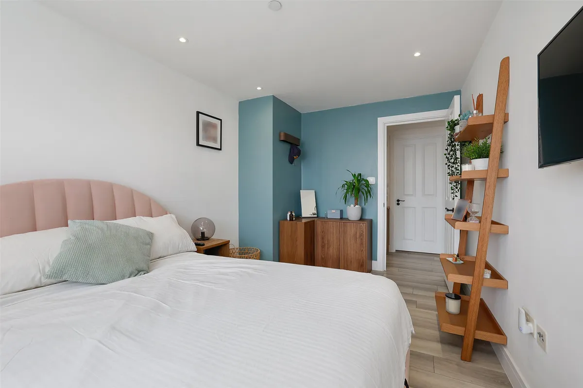 Bridge Street, Leatherhead, Surrey, KT22