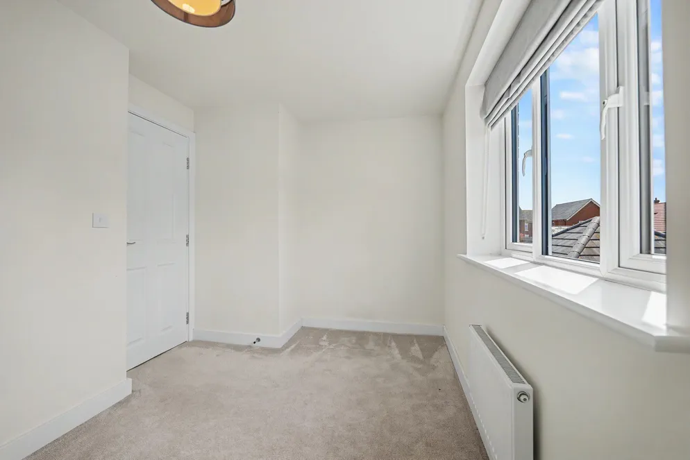 Property carousel item 19