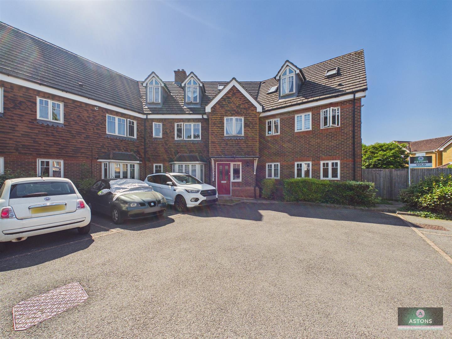 Rosemead Gardens, Southgate Image 1