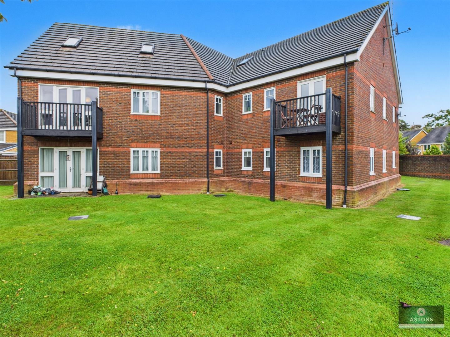 Rosemead Gardens, Southgate Image 12