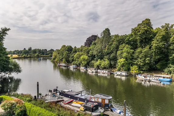 85 Petersham Road, Richmond, TW10