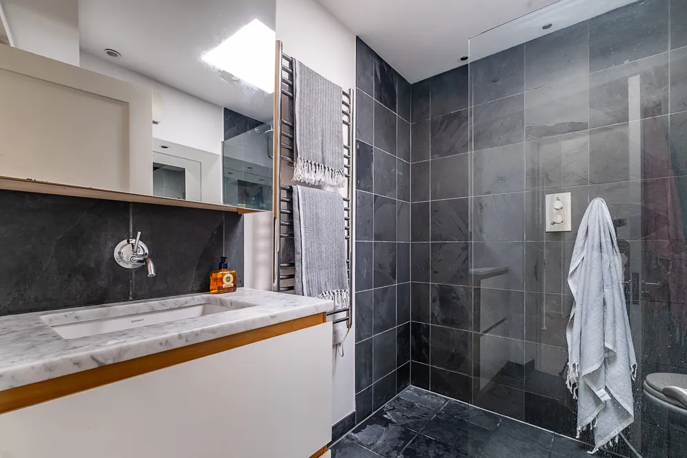 85 Petersham Road, Richmond, TW10 photo 16