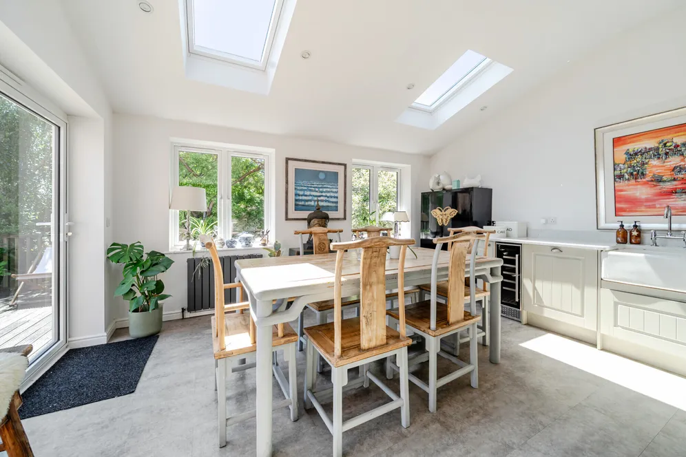 Burnham Road, Alton, GU34 photo 3
