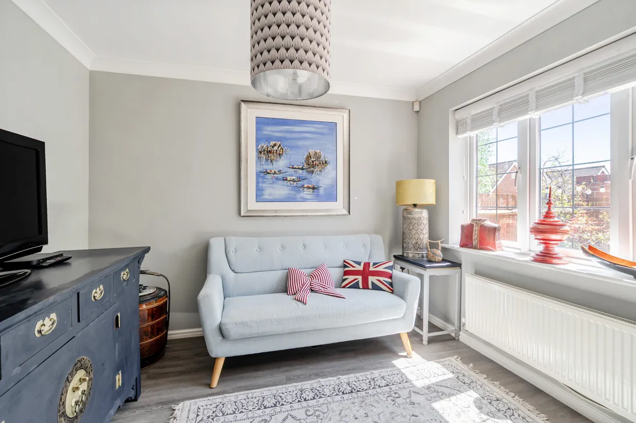 Burnham Road, Alton, GU34 photo 4
