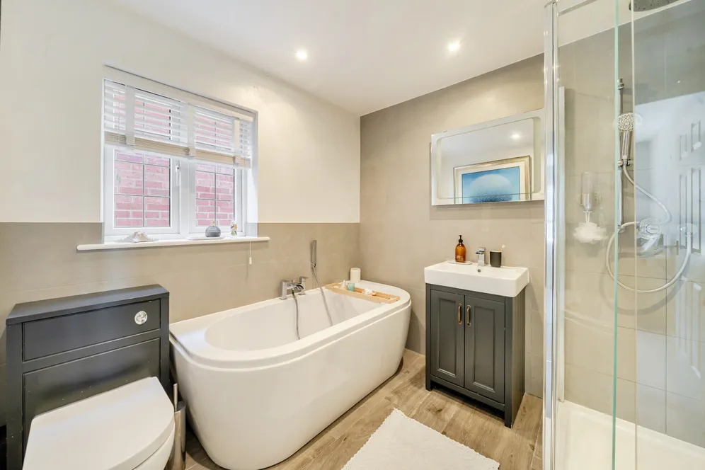 Burnham Road, Alton, GU34 photo 7