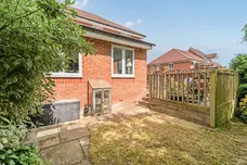 Burnham Road, Alton, GU34 photo 16