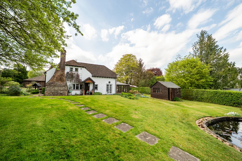 Chinnor Road, Bledlow Ridge, HP14 photo 18
