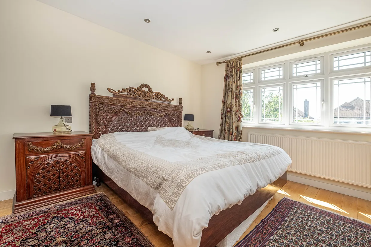 Fir Grove, New Malden, KT3 photo 11