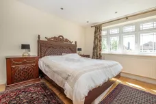 Fir Grove, New Malden, KT3 photo 11