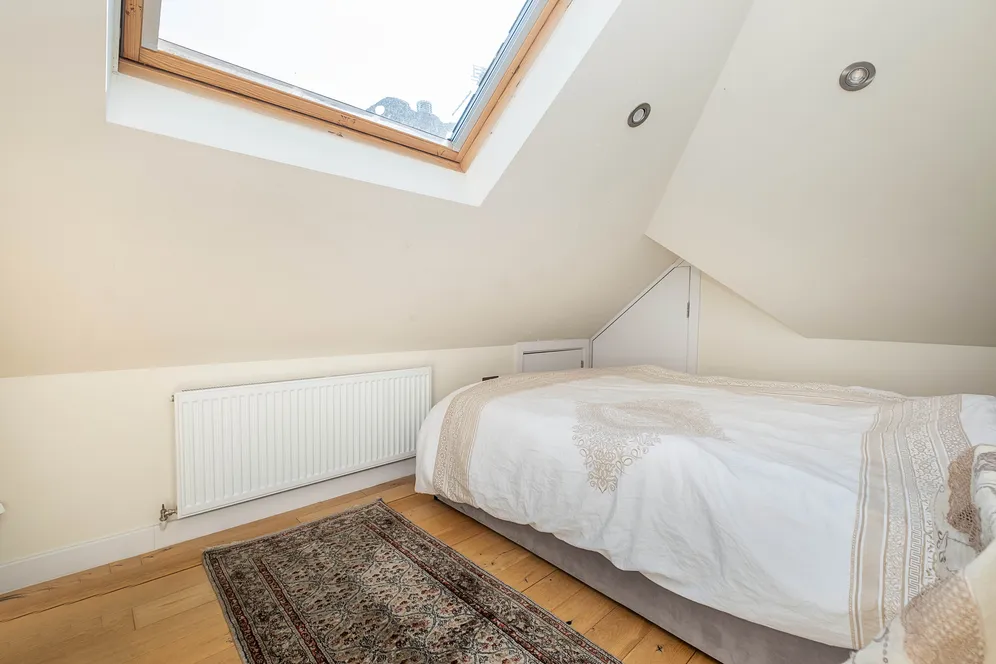 Fir Grove, New Malden, KT3 photo 12