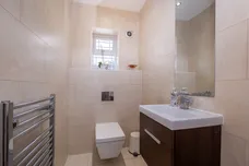 Fir Grove, New Malden, KT3 photo 15