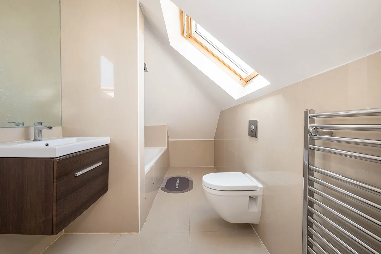 Fir Grove, New Malden, KT3 photo 16
