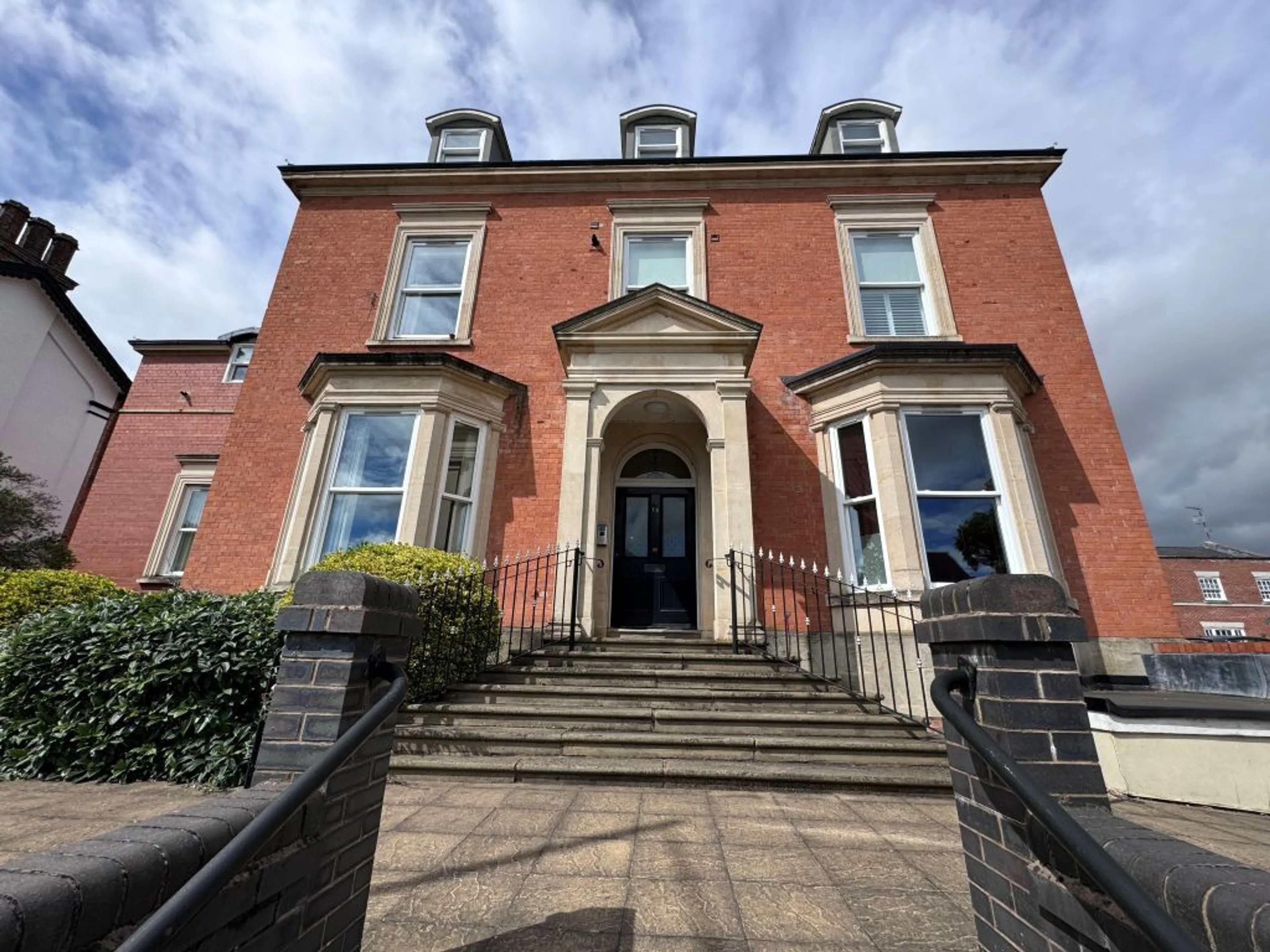 Property photo 0