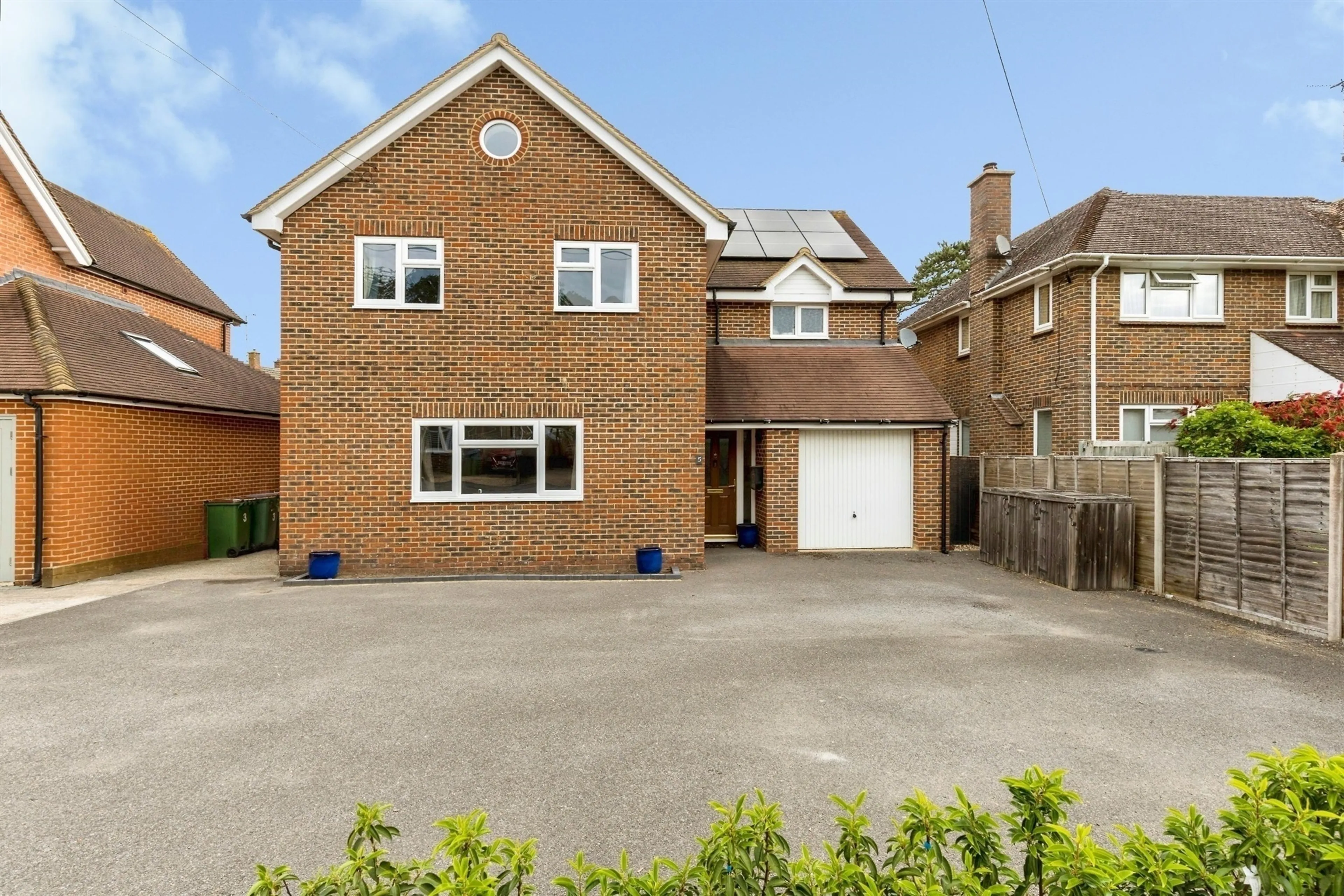 Property at Daux Avenue, Billingshurst