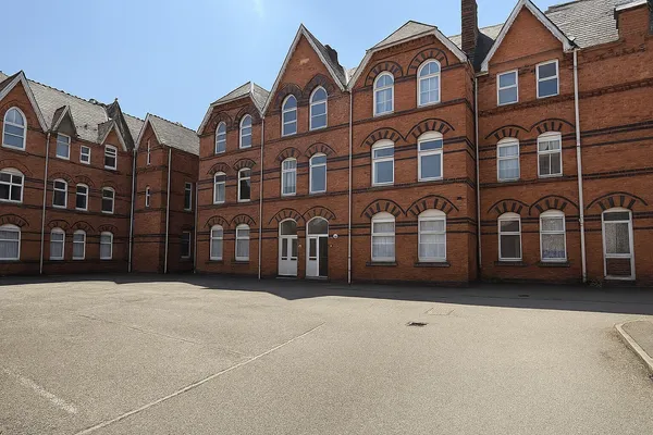 Grosvenor Gate, Leicester, LE5 0TL