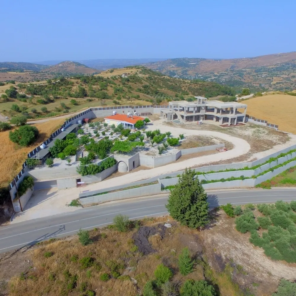 4 B/R Villa : Asprogia, Paphos