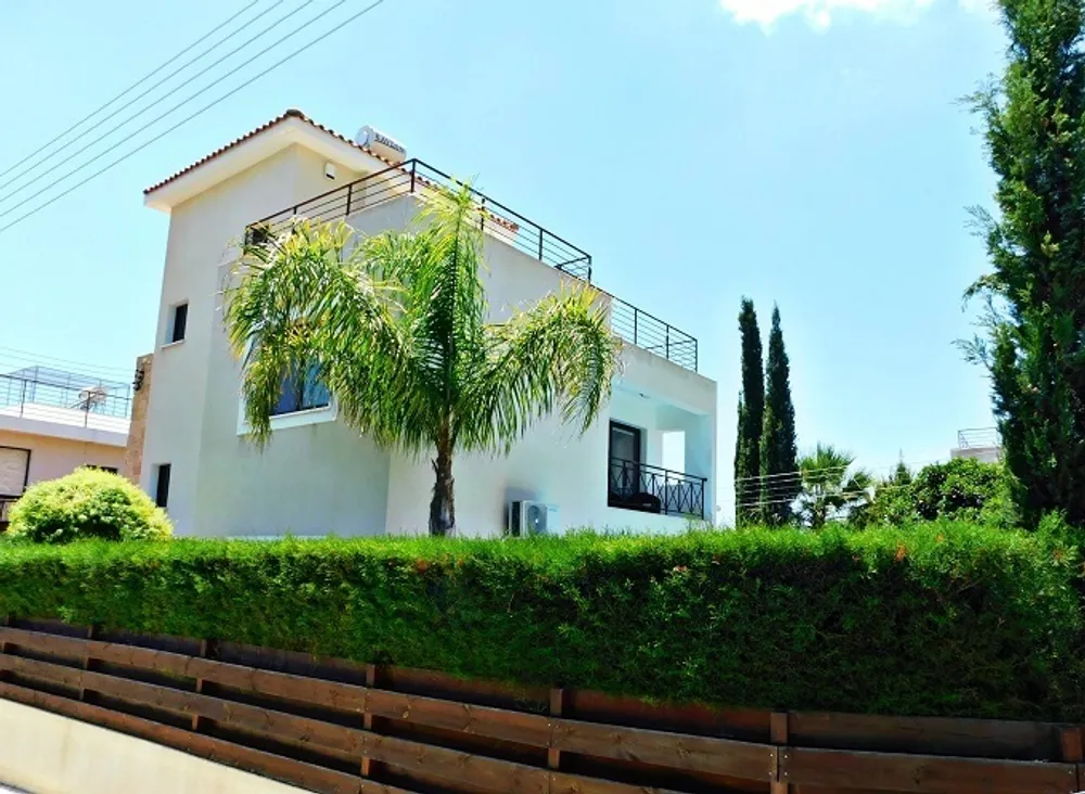 3 B/R Villa with mountain views : Peyia, Paphos