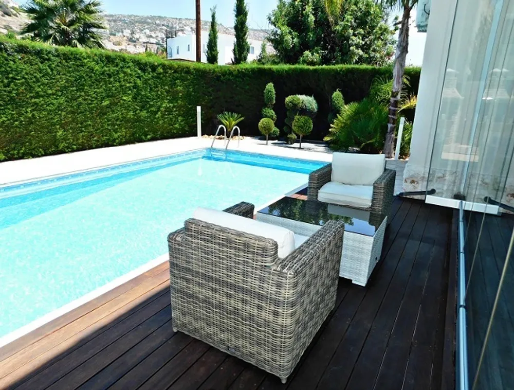 3 B/R Villa with mountain views : Peyia, Paphos