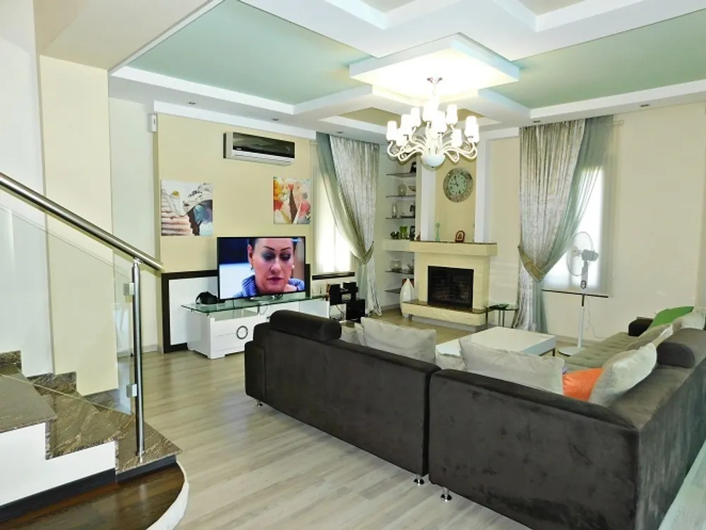 3 B/R Villa with mountain views : Peyia, Paphos