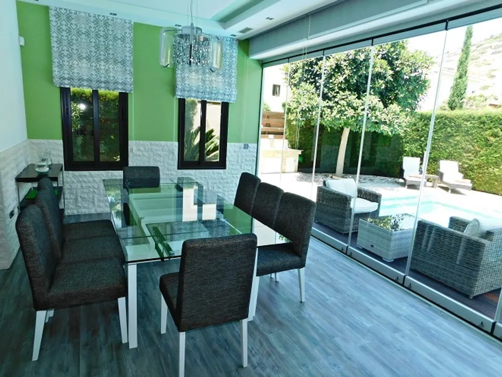 3 B/R Villa with mountain views : Peyia, Paphos
