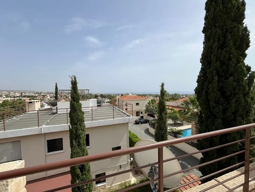 3 B/R Villa with mountain views : Peyia, Paphos