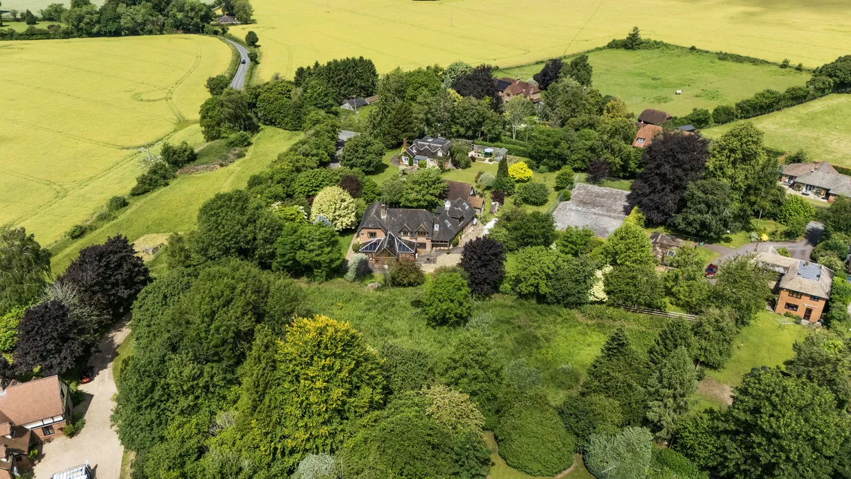 Soames Lane, Alresford, SO24 photo 1