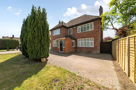 Slough Road, Datchet, SL3