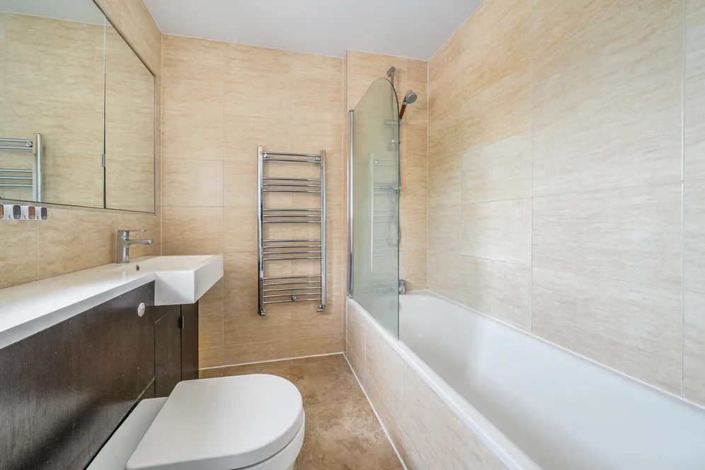 Slough Road, Datchet, SL3 photo 6