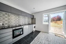 Slough Road, Datchet, SL3 photo 8